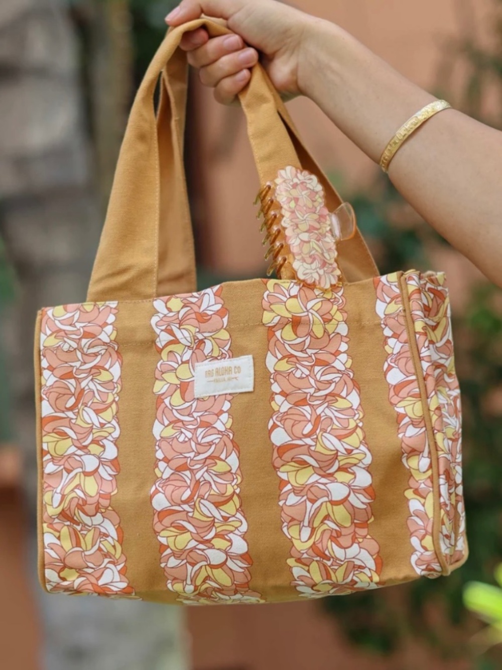 NWT Tag Aloha Summer Lei Organic Mini Bag
